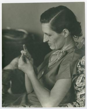 Primary view of object titled '[Portrait of Doris Williams]'.
