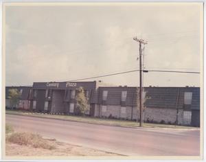 Primary view of object titled 'Century Plaza apartment complex in Killeen'.