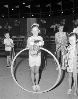 Primary view of object titled '[Children at Hula Hoop Contest]'.
