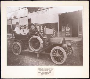 Primary view of object titled '[Dr. Spivey and others in a car]'.