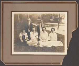 Primary view of object titled '[Photo of Four Women and Two Men]'.