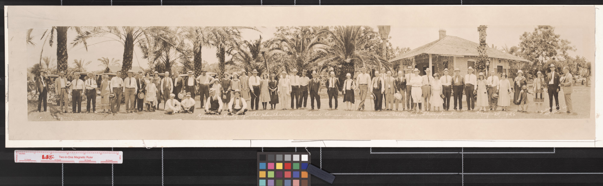 Excursion party of the Southwestern Land Co. in the Rio Grande Valley at Sharyland
                                                
                                                    [Sequence #]: 1 of 1
                                                