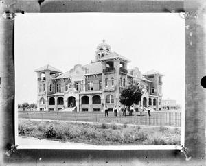 Primary view of object titled '[Hidalgo County Courthouse, Hidalgo, Texas]'.