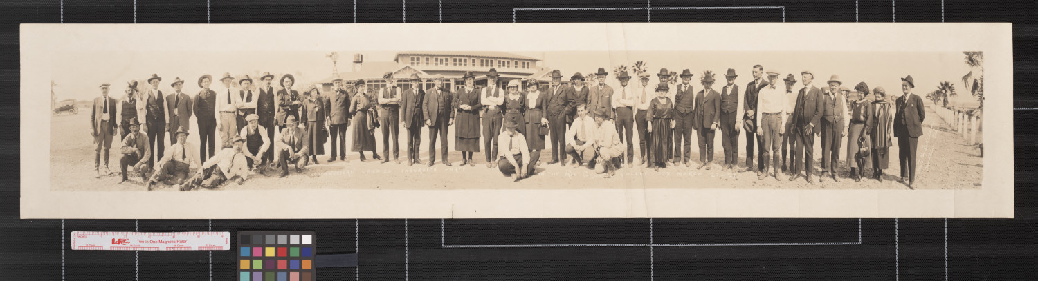 Southwestern Land Co. excursion party in the Rio Grande Valley, Tex.
                                                
                                                    [Sequence #]: 1 of 1
                                                