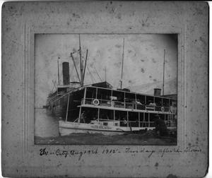 Primary view of object titled '[At the port in Texas City on August 19, 1915]'.