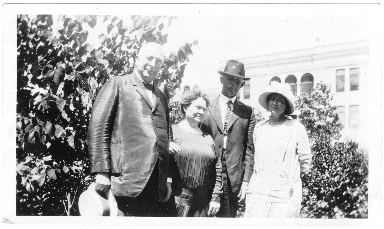 [Col. Hugh B. and Helen Moore with an unidentified couple]
                                                
                                                    [Sequence #]: 1 of 1
                                                
