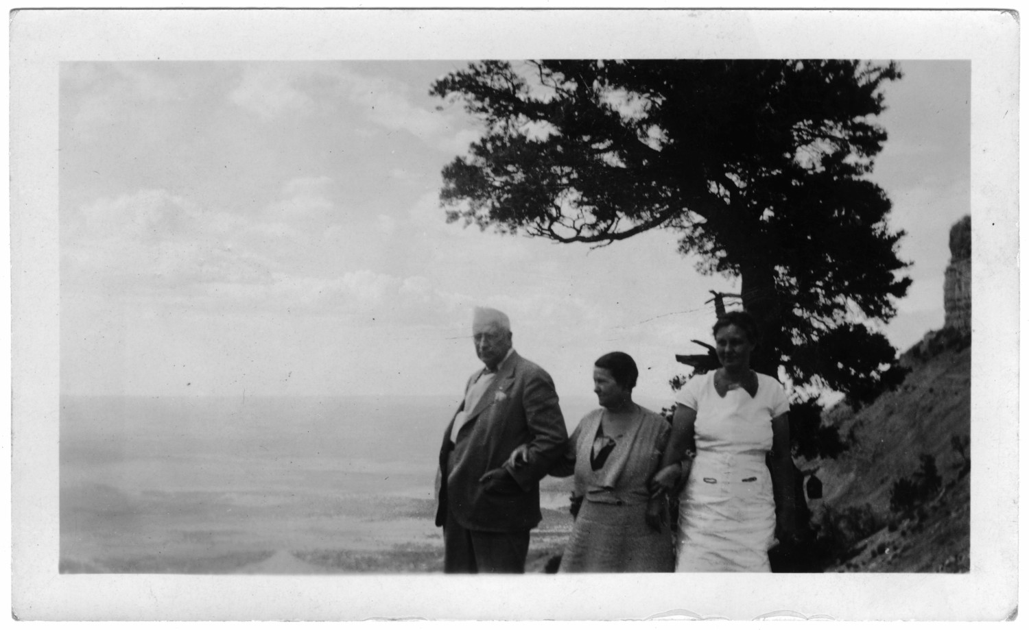 [Col. Hugh B. and Helen Moore and Mrs. Crawford taking a walk]
                                                
                                                    [Sequence #]: 1 of 1
                                                