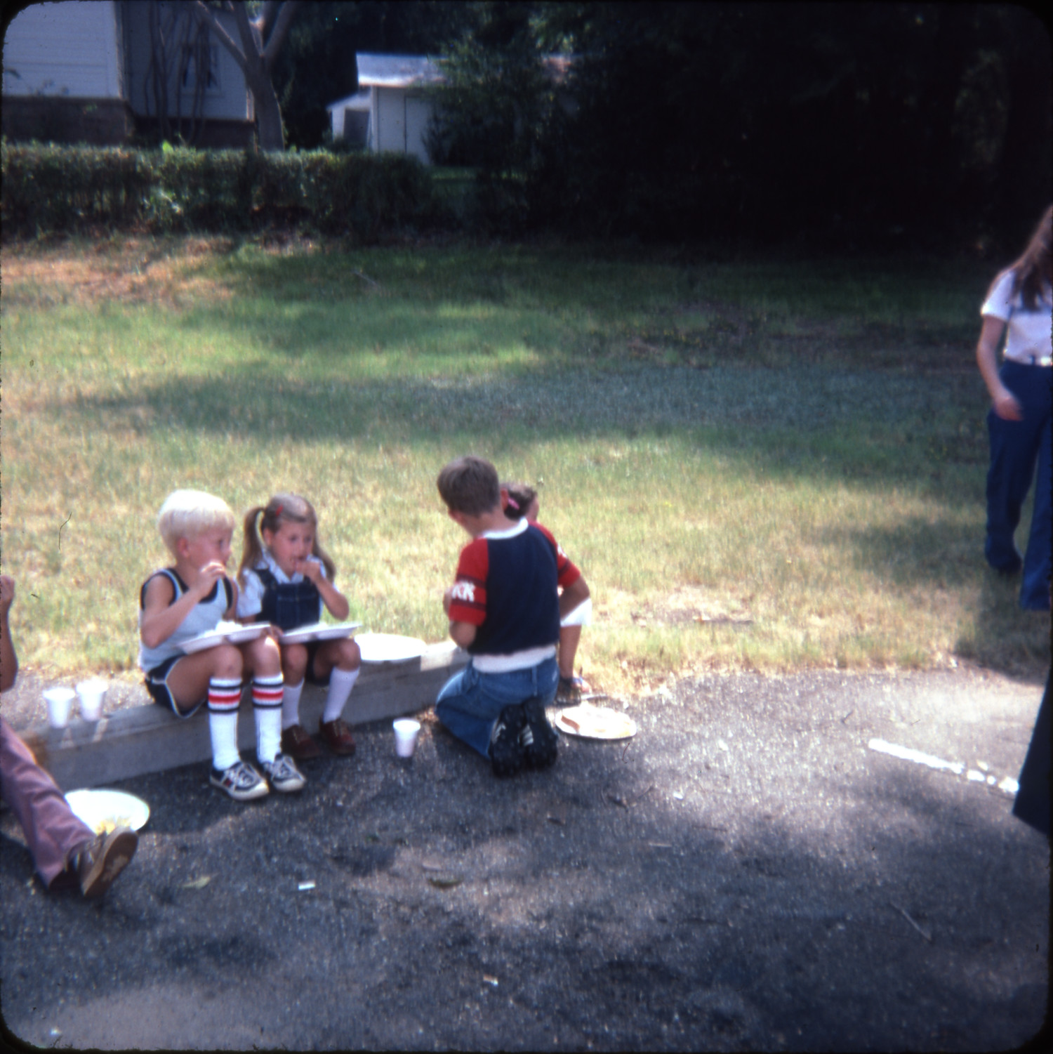 [Children Picnic at the Public Library]
                                                
                                                    [Sequence #]: 1 of 1
                                                