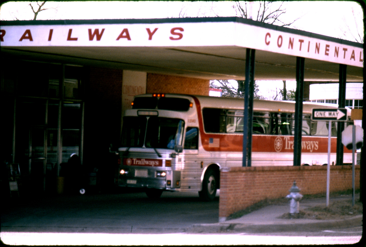 [Continental Trailways Depot, Marshall]
                                                
                                                    [Sequence #]: 1 of 1
                                                