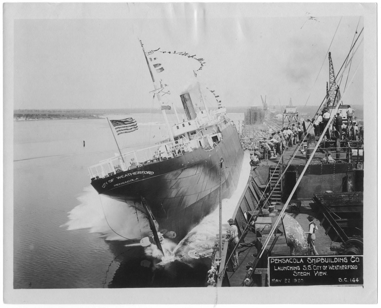 [Pensacola Ship Building Co. launching the S. S. "City of Weatherford," stern view #1]
                                                
                                                    [Sequence #]: 1 of 1
                                                