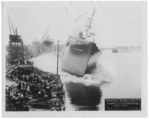 Primary view of [Pensacola Ship Building Co. launching the S. S. "City of Weatherford" #2]