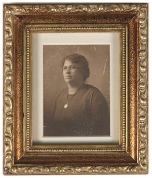 Primary view of object titled '[Framed Portrait of Viola Allen Lister]'.