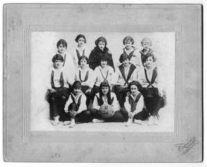 Primary view of object titled '[Girls basketball team, Holding Institute, San Antonio, Texas]'.