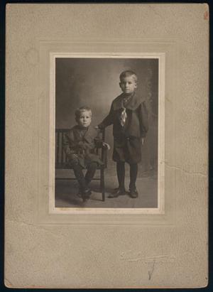 Primary view of object titled '[Photograph of Glenn and Jamie Slaton]'.