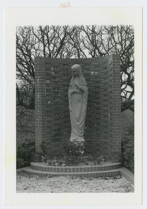 Primary view of object titled '[Statue in an Alcove]'.