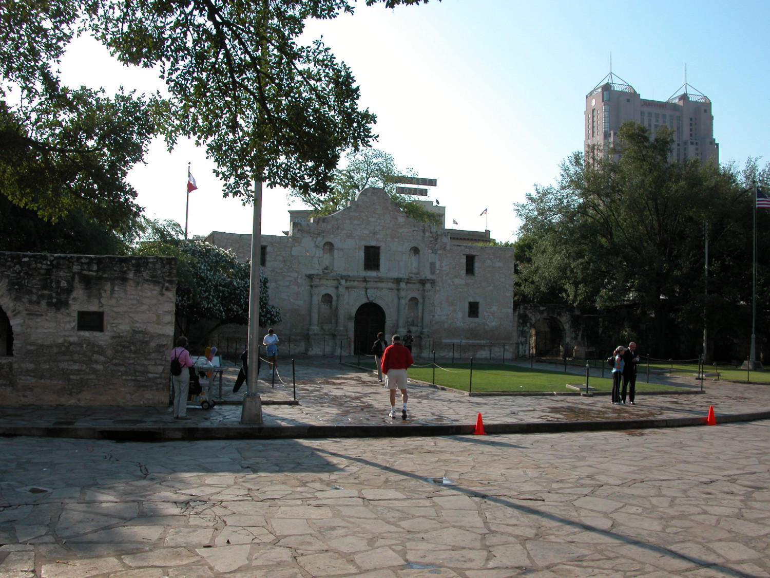 Front  View of The Alamo
                                                
                                                    [Sequence #]: 1 of 1
                                                