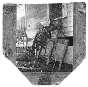 Primary view of object titled 'Alta Beall Blanton in a Carriage'.