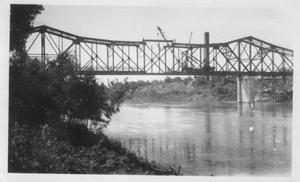 Primary view of object titled 'Construction of the Brazos River Bridge in Richmond, Texas.'.