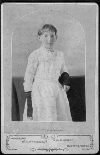 [A young girl in white dress and dark (finger-less) gloves.]
                                                
                                                    [Sequence #]: 1 of 1
                                                