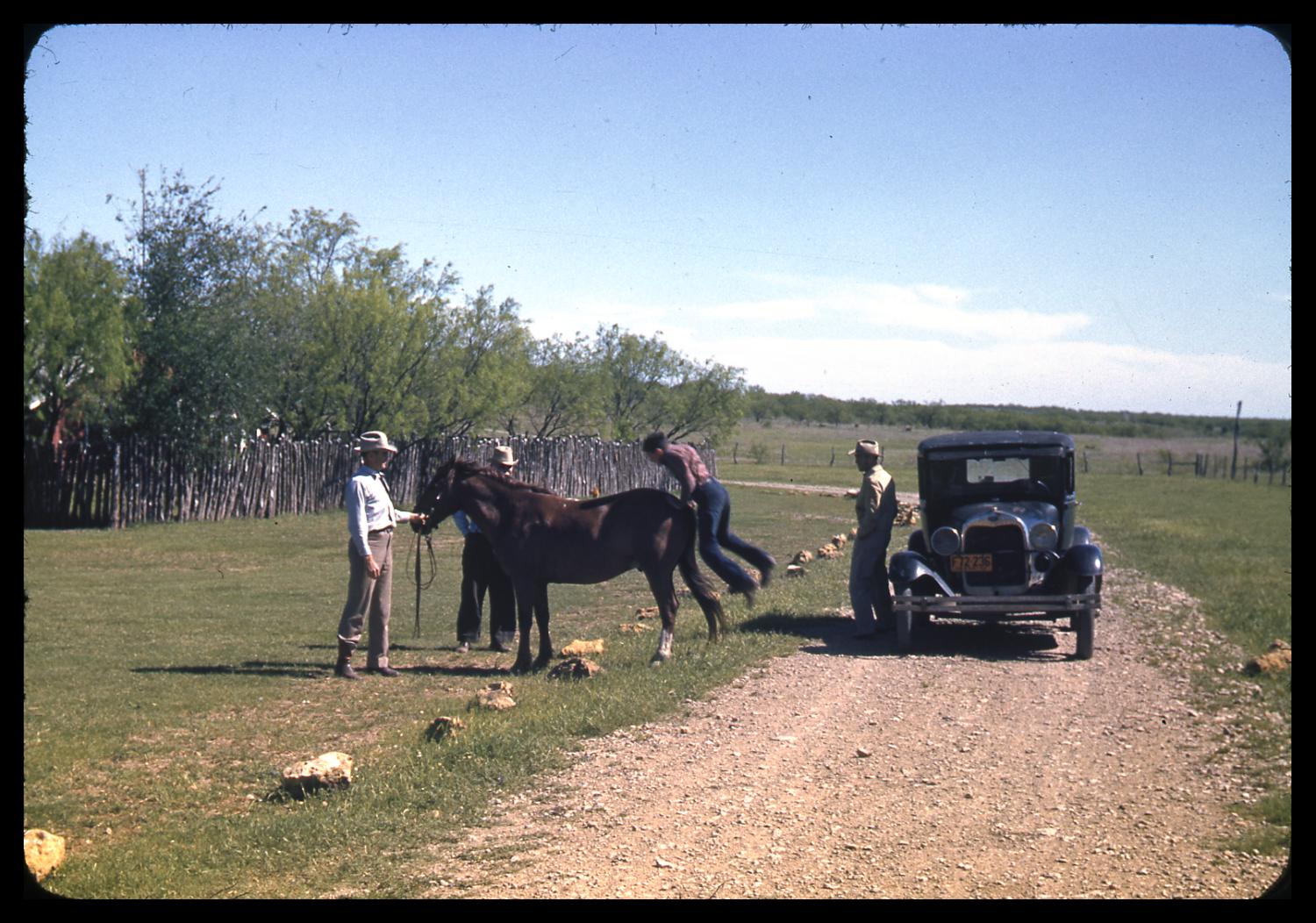 [People with a Horse and Car at a Dirt Road]
                                                
                                                    [Sequence #]: 1 of 1
                                                