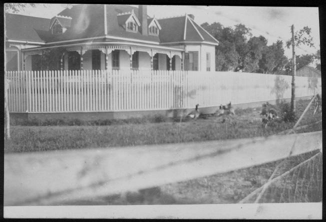 [Postcard image of the A.P. George Ranch House]
                                                
                                                    [Sequence #]: 1 of 1
                                                