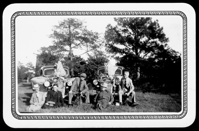 [Albert Peyton George with a group of men after hunting deer and turkey]
                                                
                                                    [Sequence #]: 1 of 1
                                                